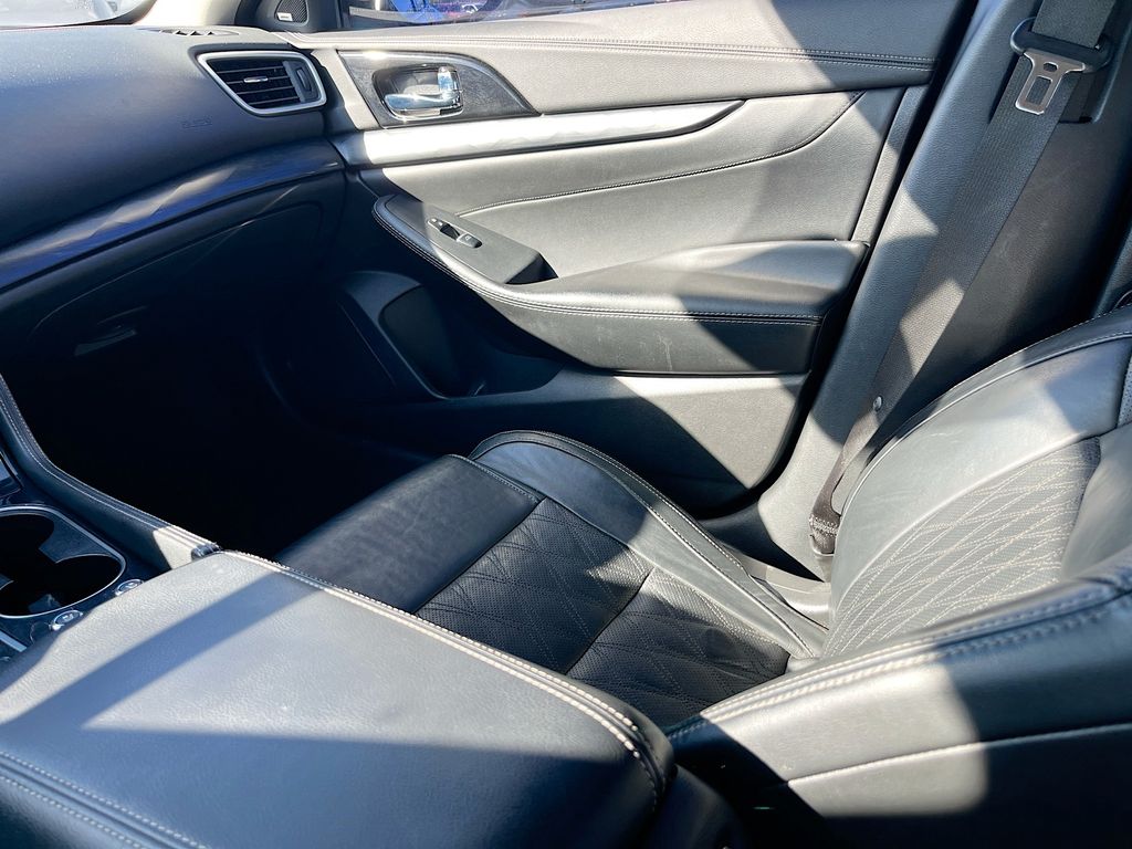 Used 2023 Gray Nissan Platinum image 25