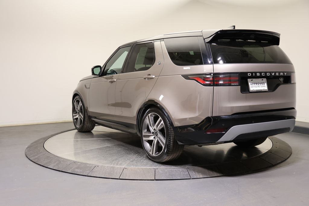 Thumbnail: 2023 Land Rover Discovery - 3