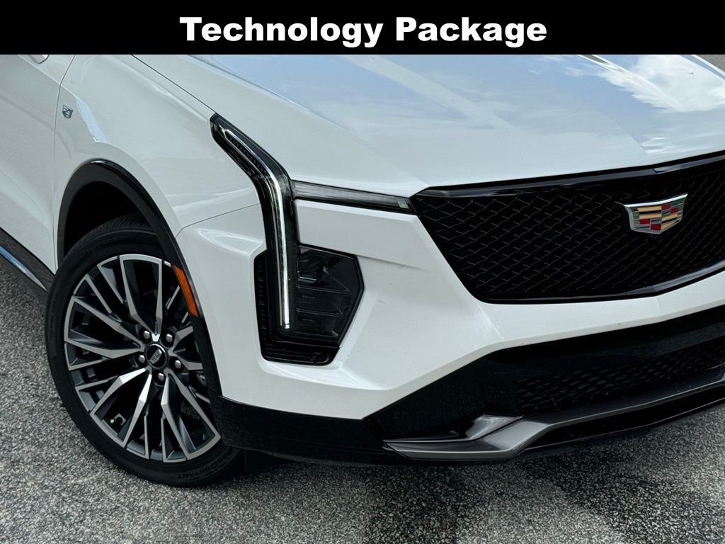 2024 Cadillac XT4 Sport 5