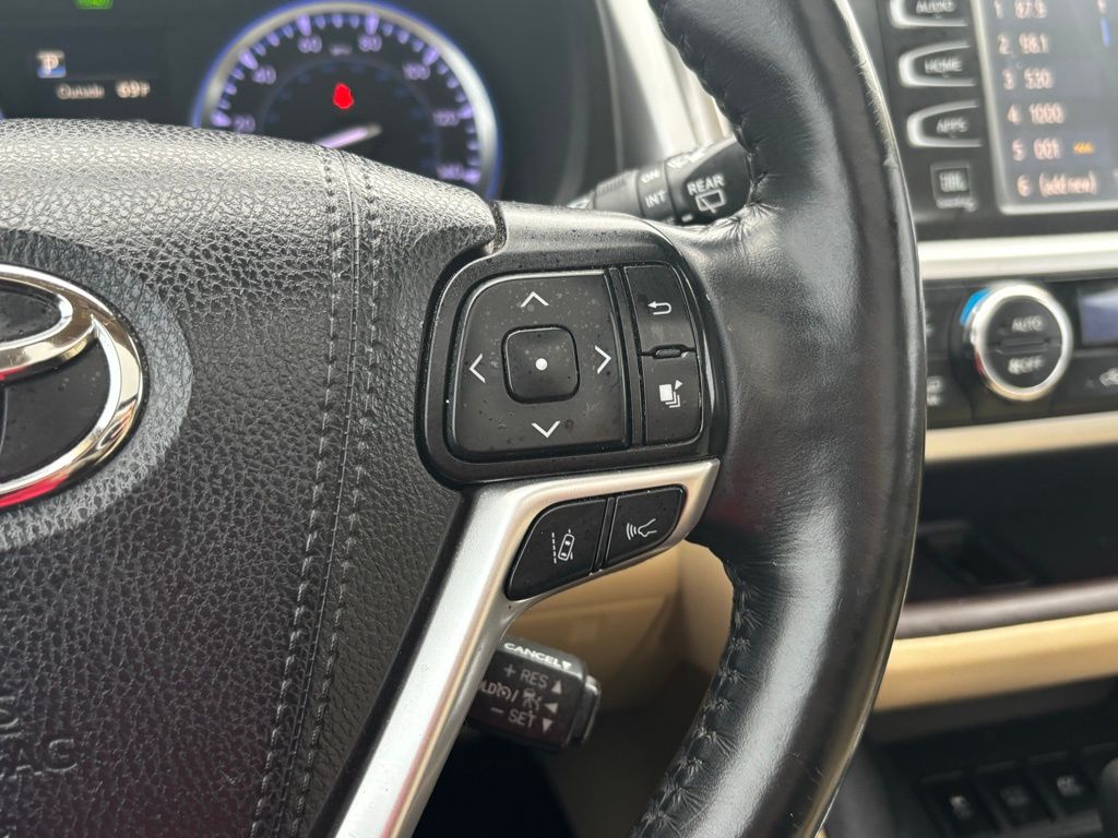 2019 Toyota Highlander Hybrid Limited photo