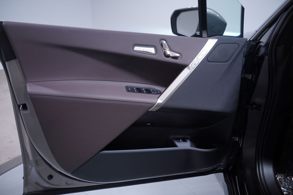 Thumbnail: 2023 BMW iX - 15