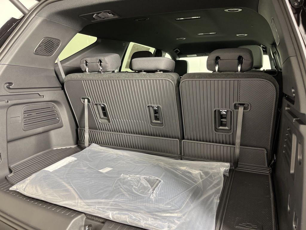 Thumbnail: 2026 Chevrolet Traverse - 21