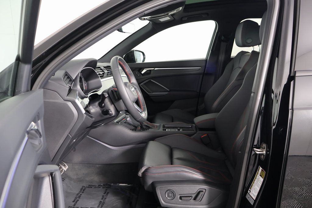 Thumbnail: 2025 Audi Q3 - 10