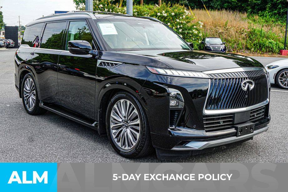 Used 2025 Black INFINITI LUXE image 4