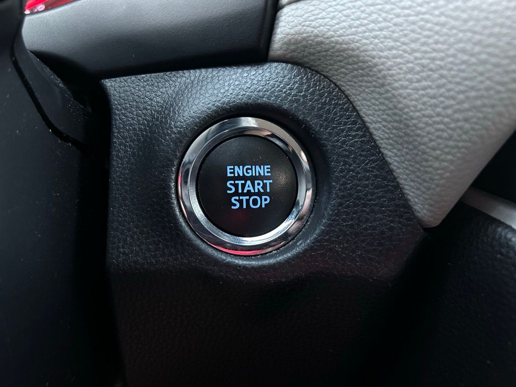 Thumbnail: 2021 Toyota RAV4 - 28
