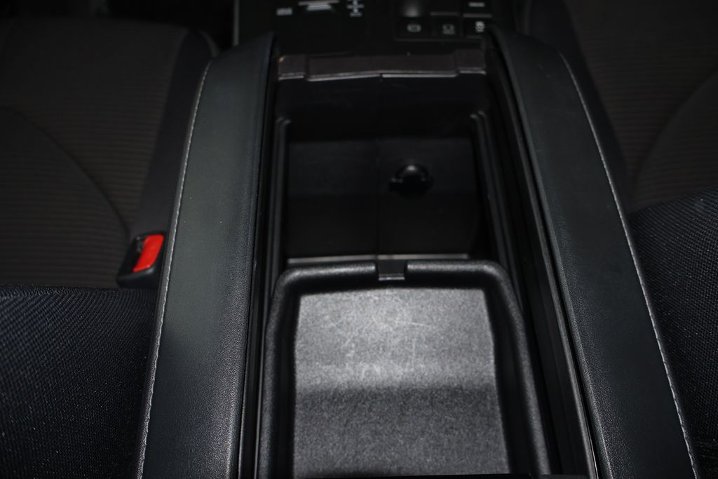 2024 Toyota Highlander LE 20