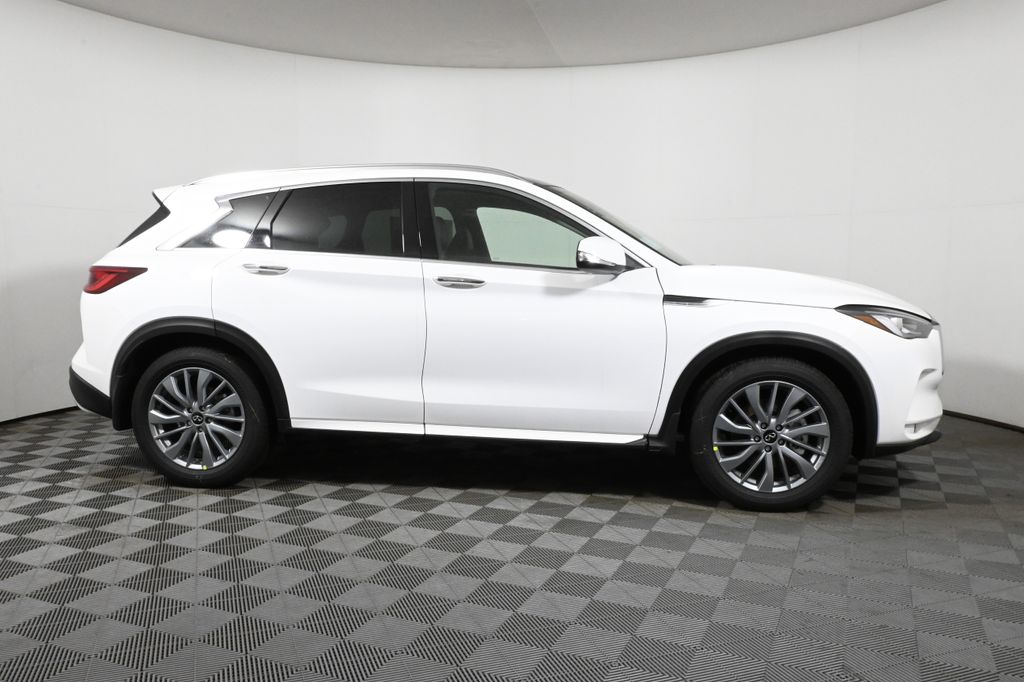 Thumbnail: 2025 INFINITI QX50 - 8