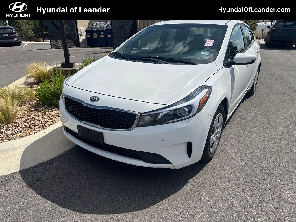 Clear White 2018 Kia Forte Sedan Front-Wheel Drive 6-Speed Automatic