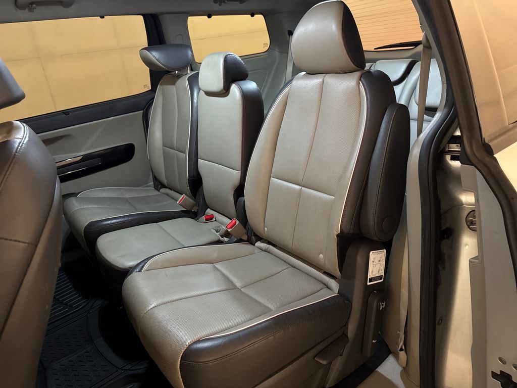 Used 2017 Silver Kia EX image 30