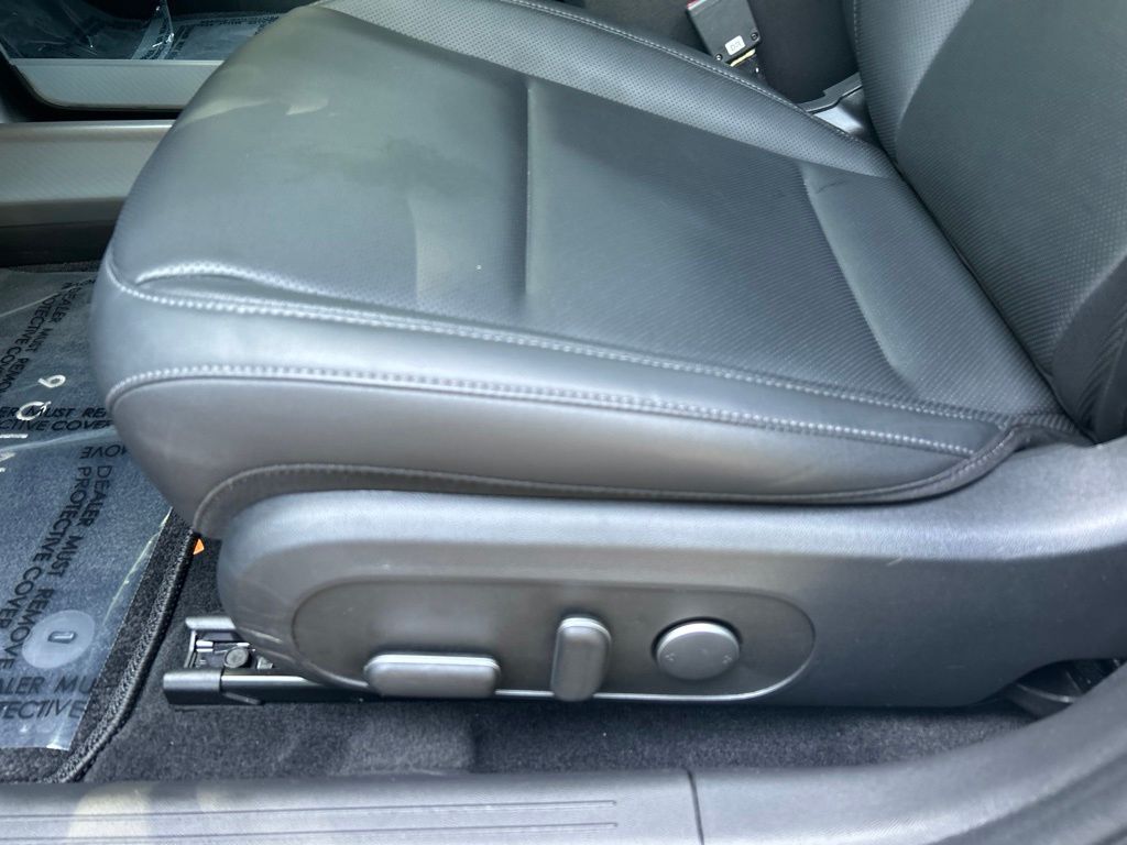 Used 2024 Gold Hyundai SEL image 14