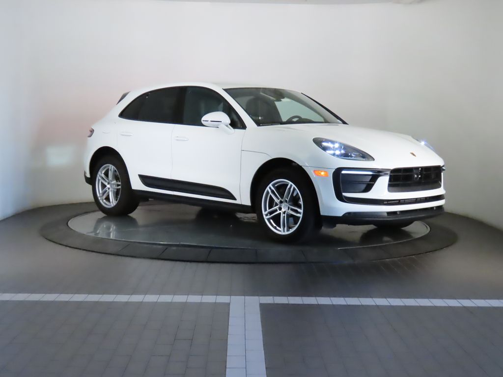 Thumbnail: 2024 Porsche Macan - 9