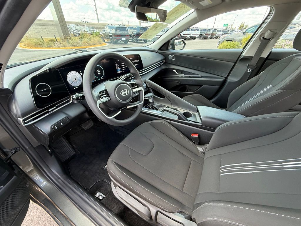 Thumbnail: 2024 Hyundai Elantra - 9