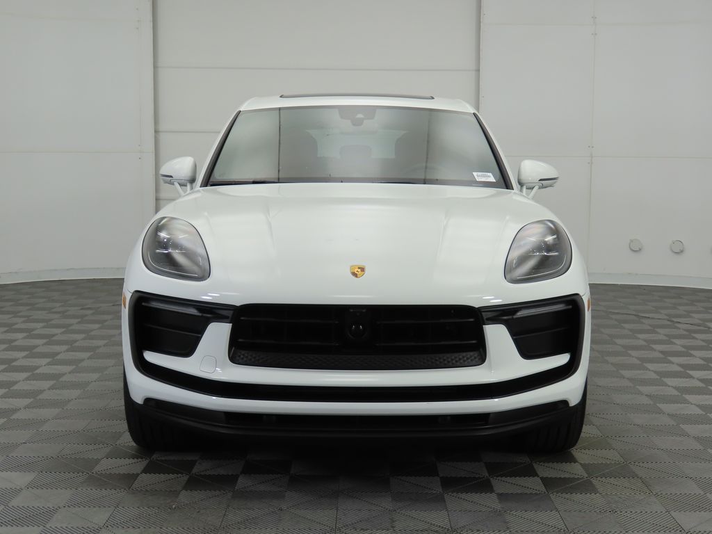 Thumbnail: 2024 Porsche Macan - 10