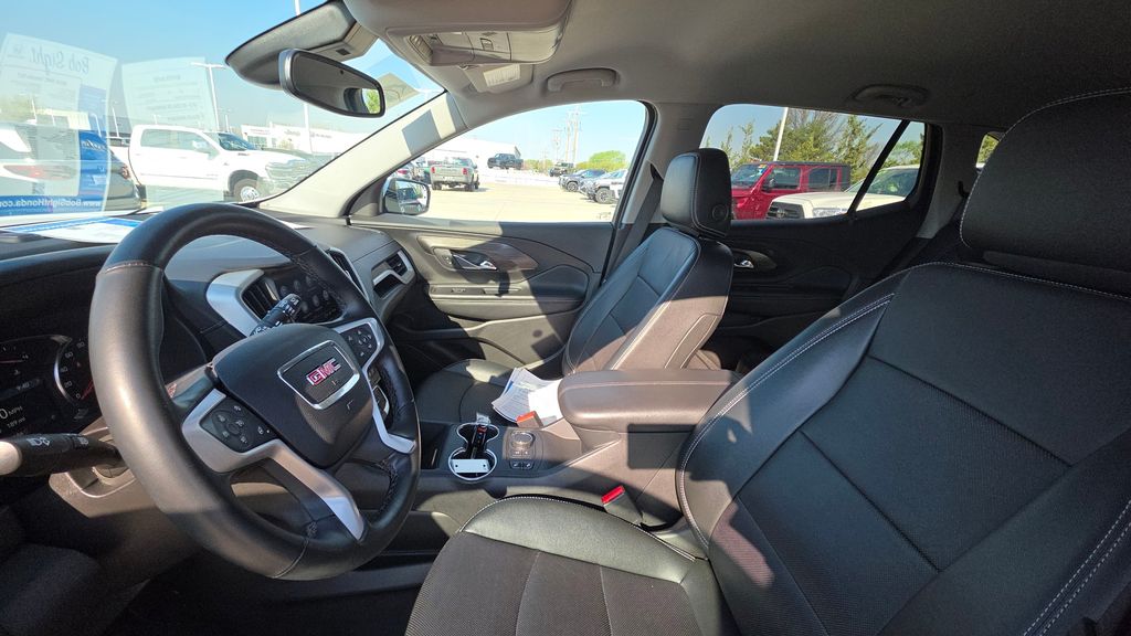 2024 GMC Terrain SLT - Photo 11