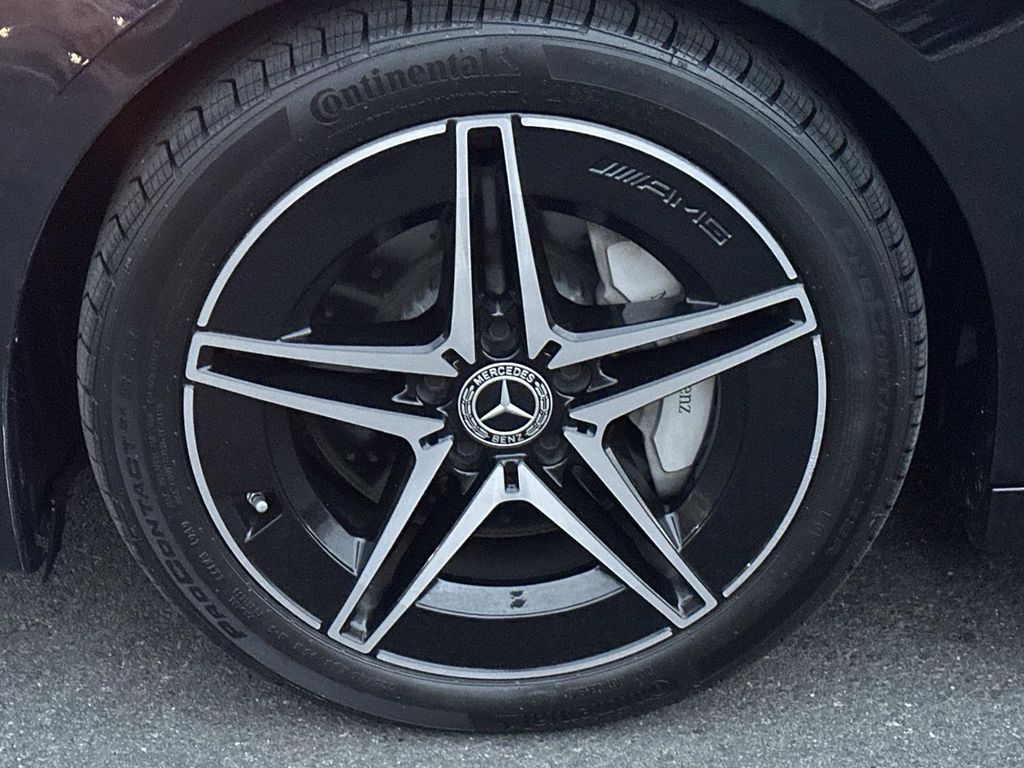 Thumbnail: 2023 Mercedes-Benz C-Class - 12