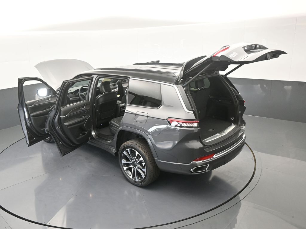 Used 2024 Baltic Gray Metallic Clearcoat Jeep Overland image 71