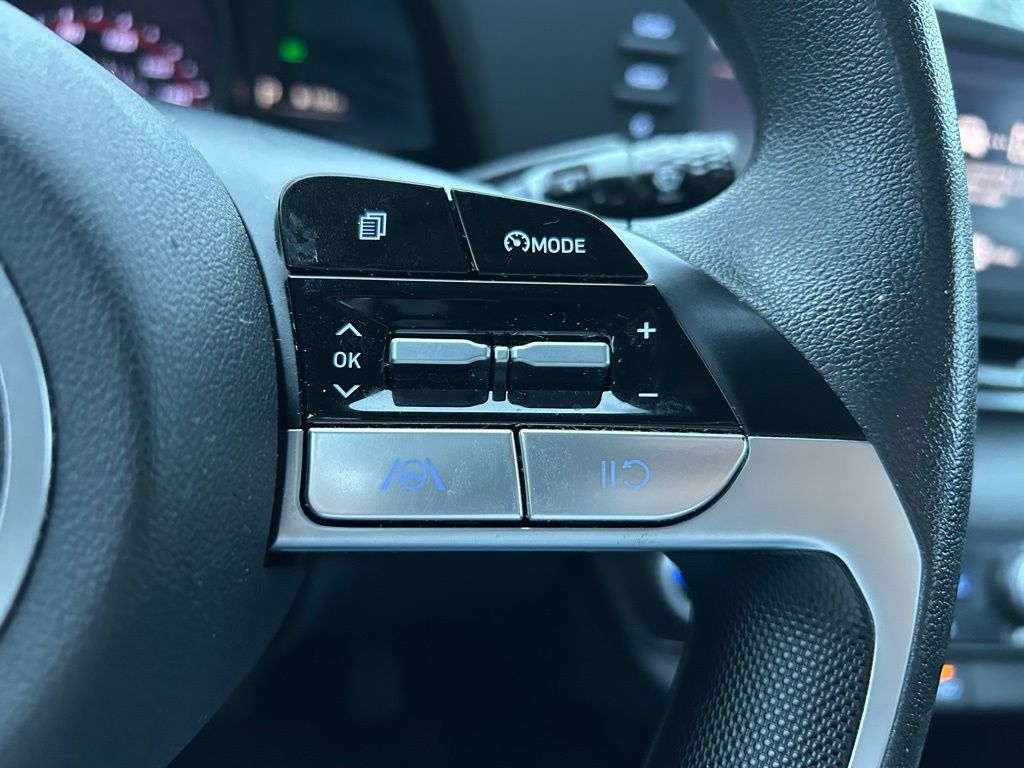 Thumbnail: 2021 Hyundai Elantra - 18