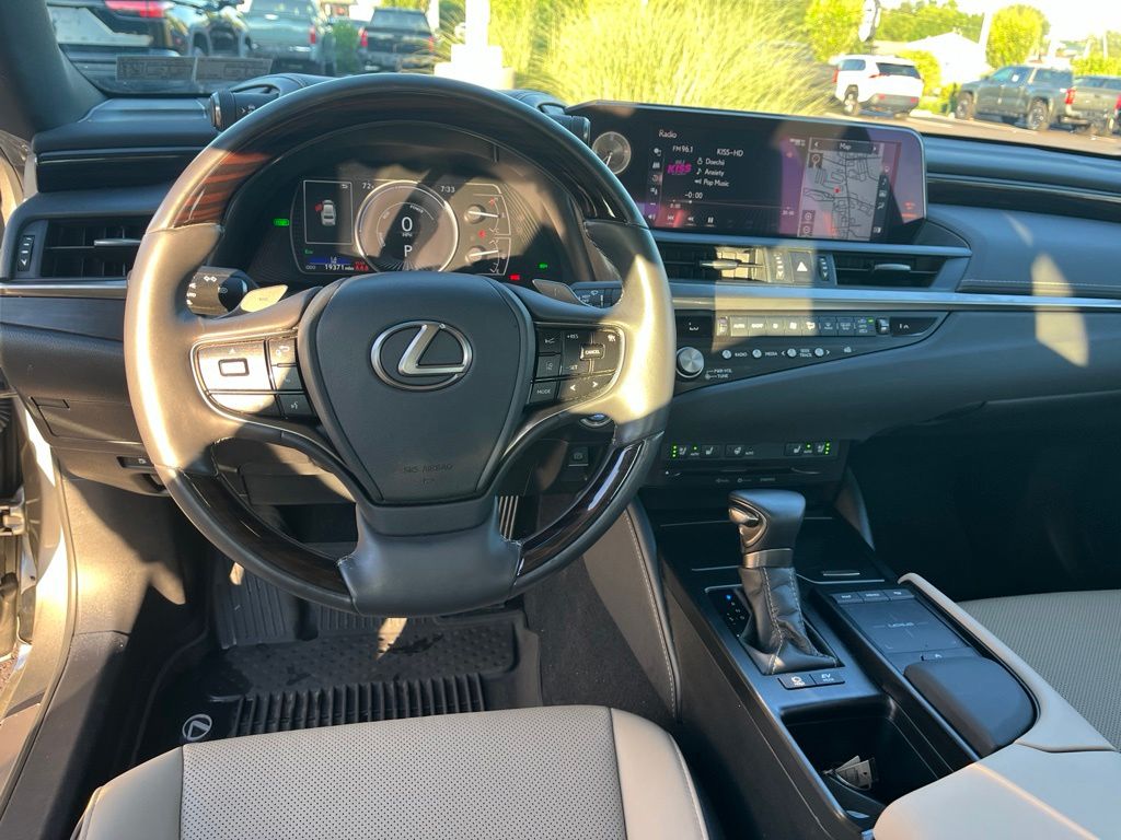 Used 2021 Lexus ES Sedan