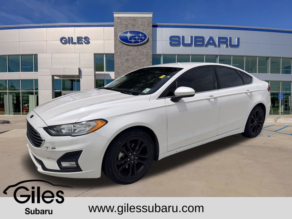 White Platinum Clearcoat Metallic 2019 Ford Fusion SE Sedan Front-Wheel Drive 6-Speed Automatic