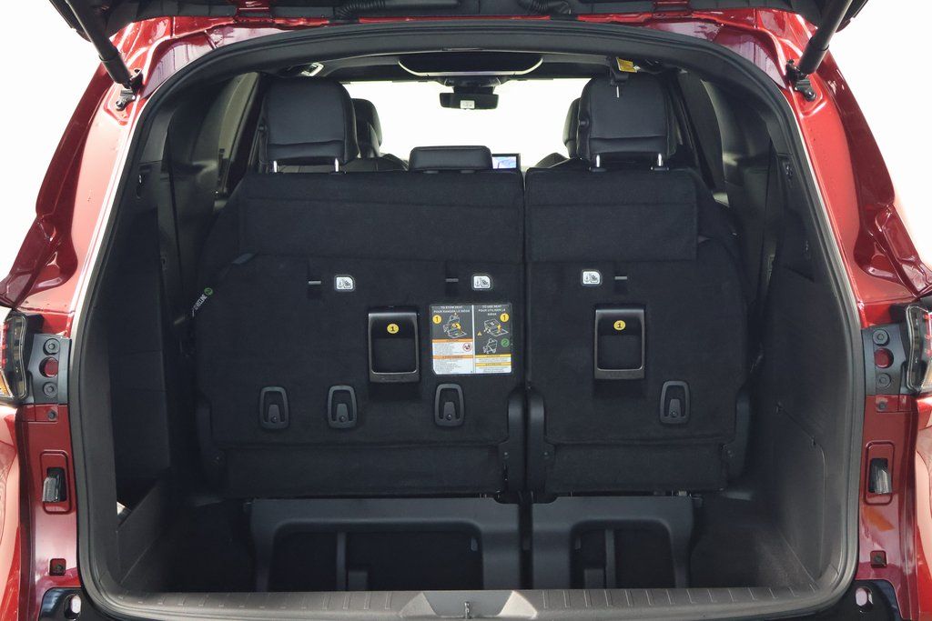Thumbnail: 2025 Toyota Sienna - 9