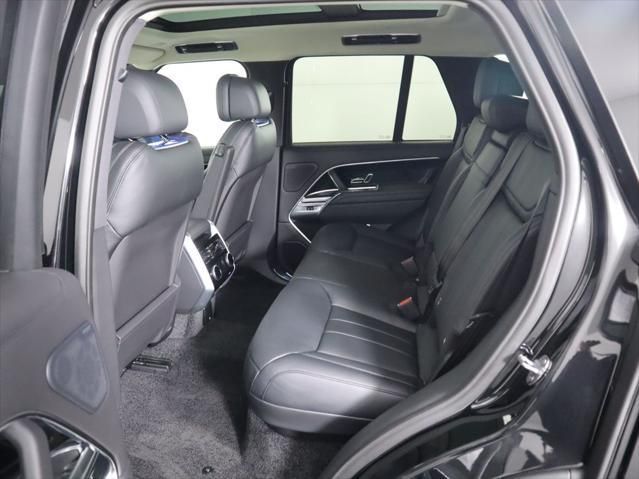 Thumbnail: 2025 Land Rover Range Rover - 22