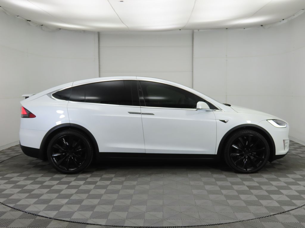 Thumbnail: 2020 Tesla Model X - 4