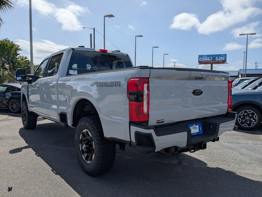 2026 Ford Super Duty F-350 SRW LARIAT