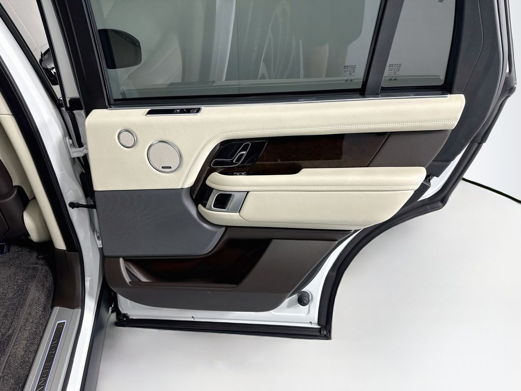 Thumbnail: 2020 Land Rover Range Rover - 28
