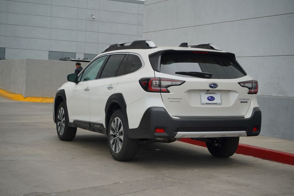 2025 Subaru Outback Touring 3