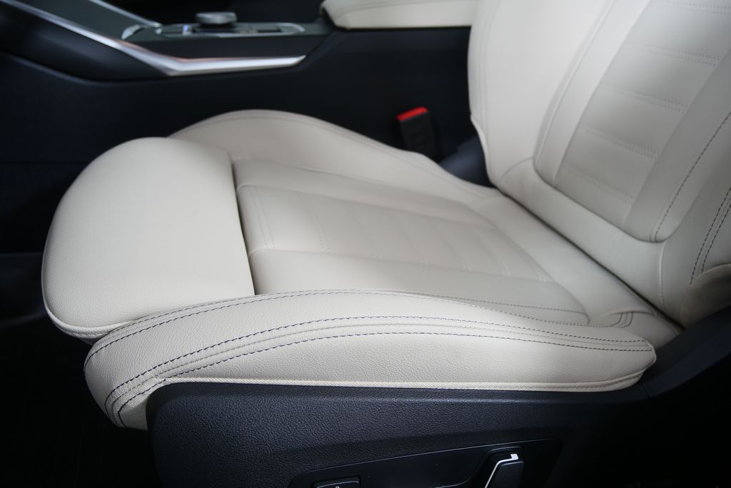 Thumbnail: 2026 BMW 3 Series - 11