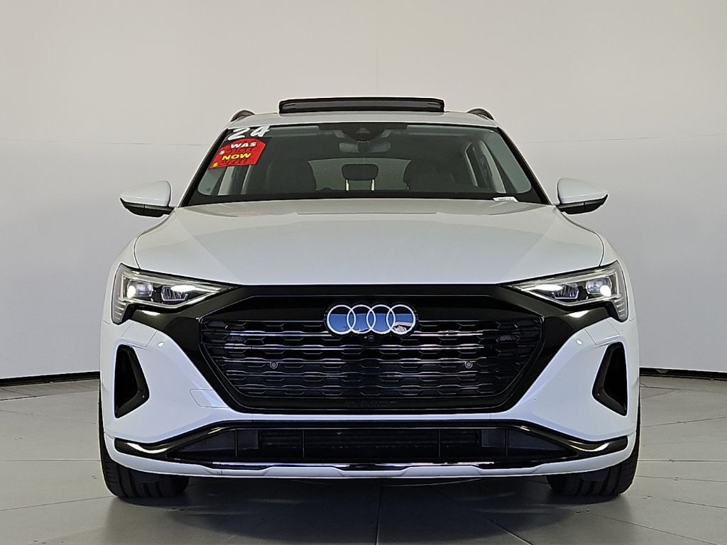 Thumbnail: 2024 Audi Q8 e-tron - 4