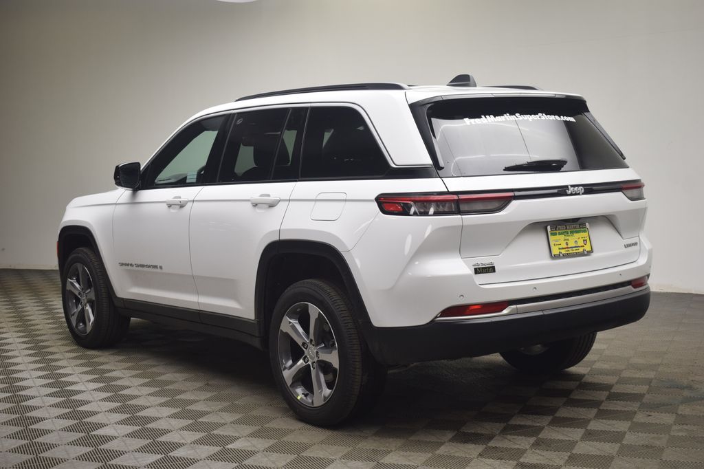 new 2026 Jeep Grand Cherokee car, priced at $39,853