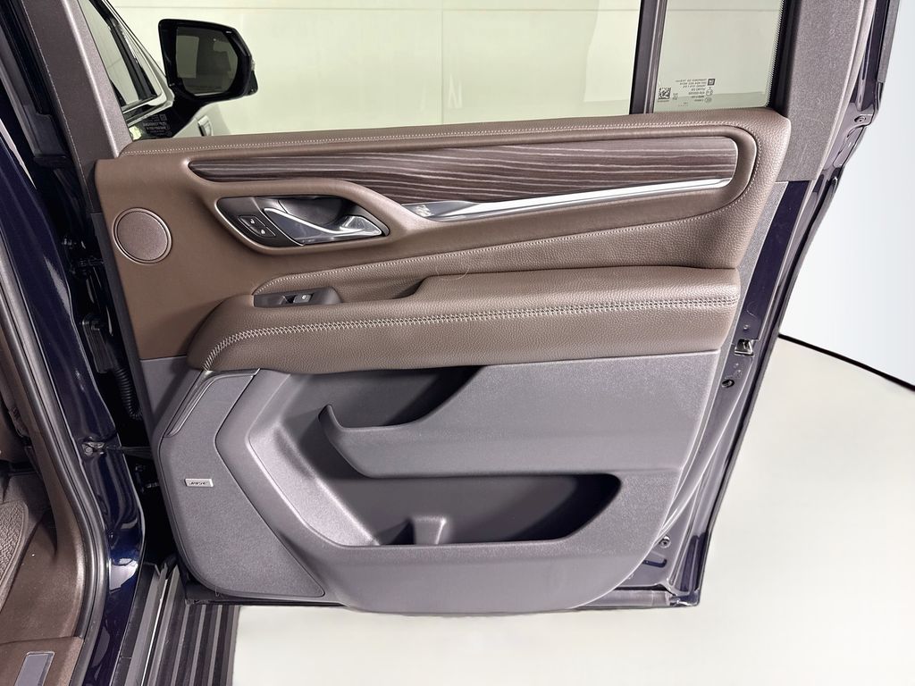 Thumbnail: 2023 GMC Yukon XL - 27