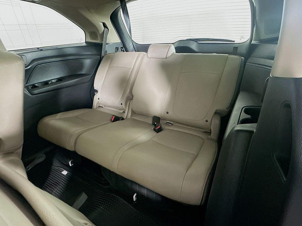 Thumbnail: 2021 Honda Odyssey - 28