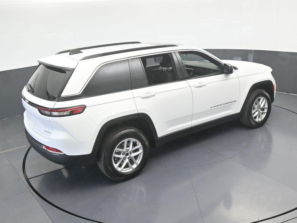 New 2026 Bright White Clearcoat Jeep Laredo image 48