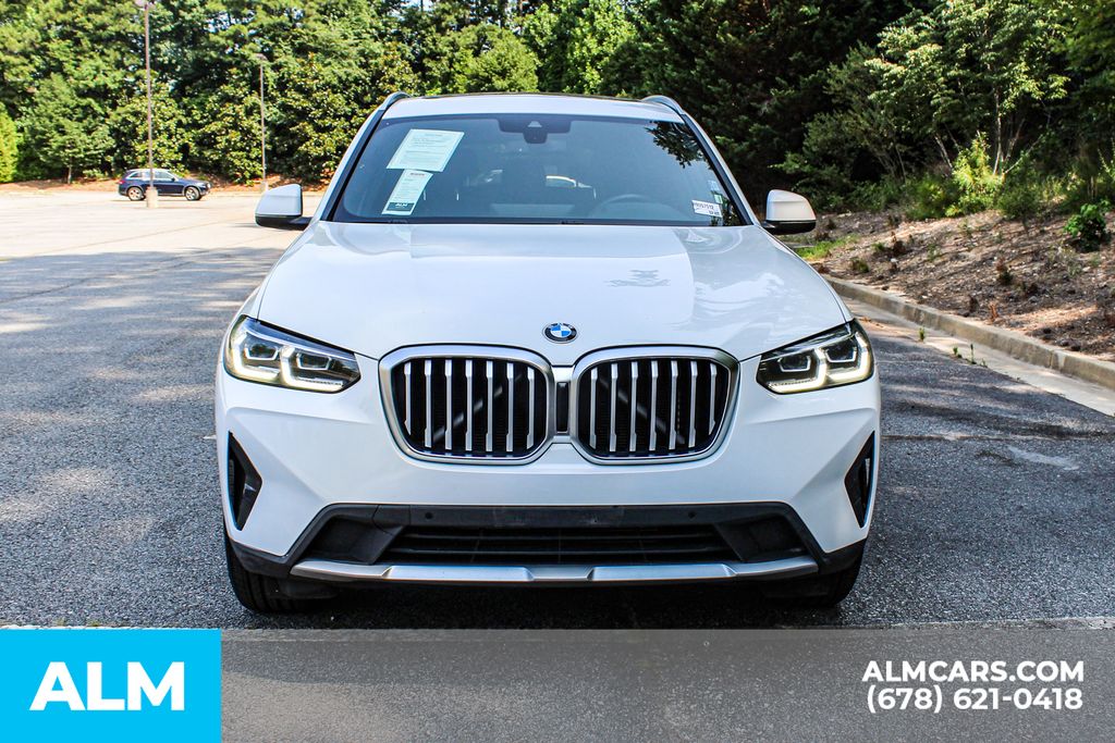 Used 2024 White BMW xDrive30i image 9