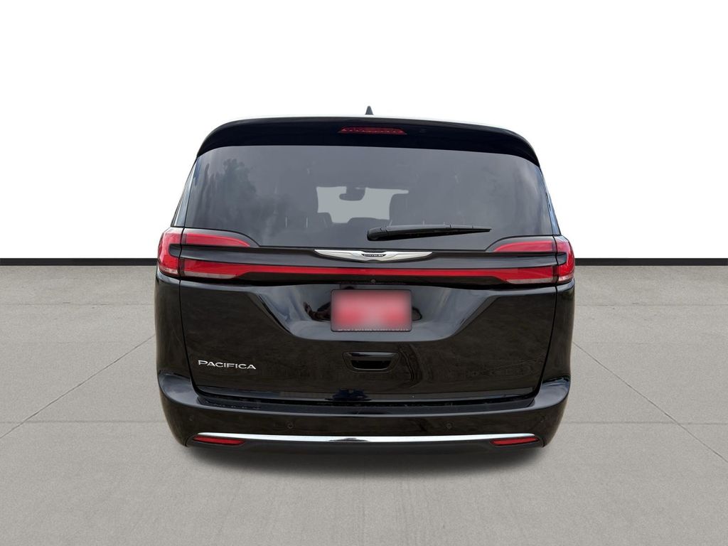2024 Chrysler Pacifica Touring L - 3
