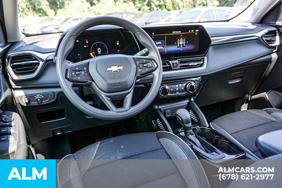 Used 2025 Gray Chevrolet LT image 26