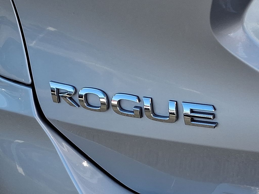 2020 Nissan Rogue S 30