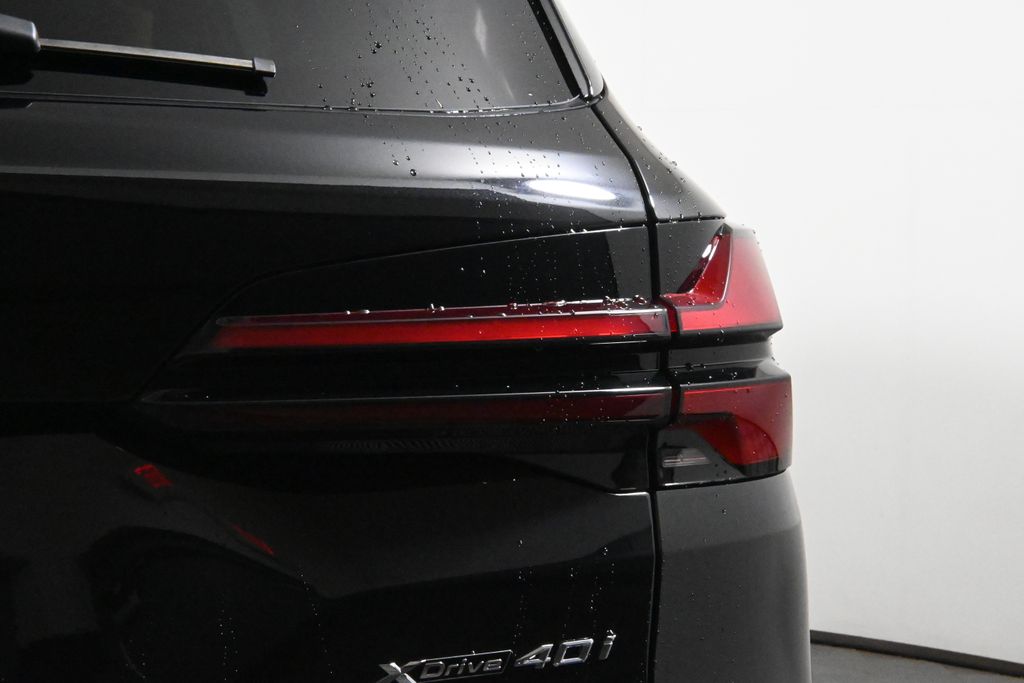 Thumbnail: 2026 BMW X5 - 13