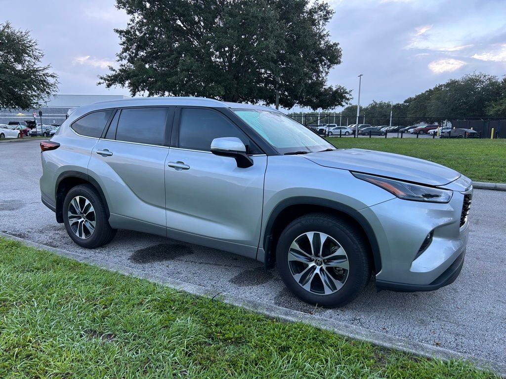 Thumbnail: 2024 Toyota Highlander - 7