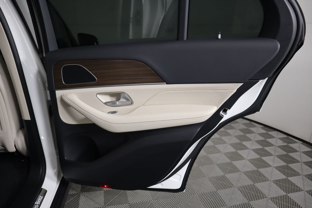 2025 Mercedes-Benz GLE 450 29
