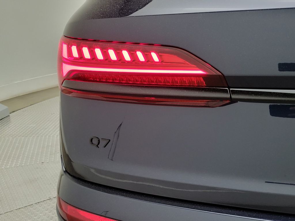 Thumbnail: 2026 Audi Q7 - 10