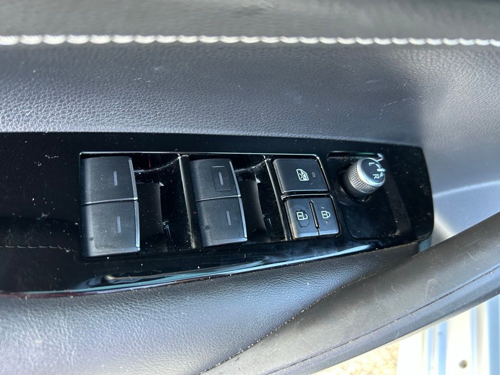 Thumbnail: 2019 Toyota Corolla - 16