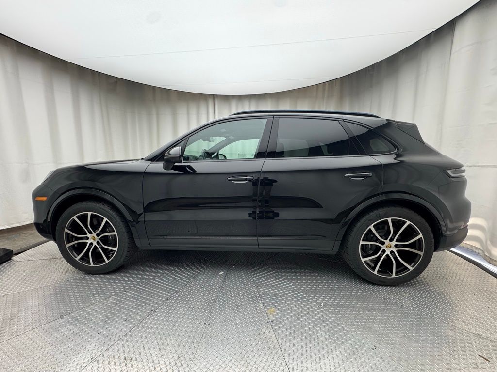 Thumbnail: 2024 Porsche Cayenne - 2
