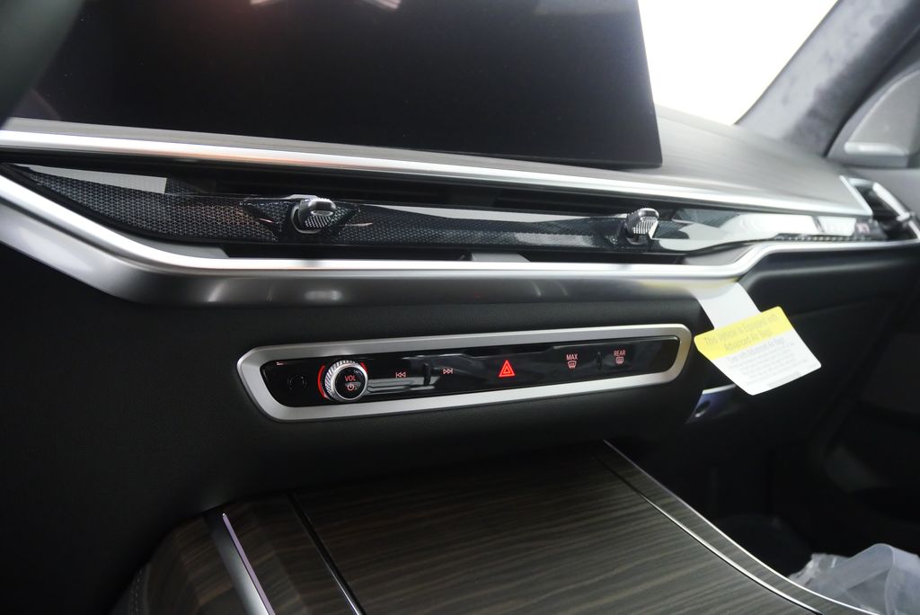 2026 BMW X7 xDrive40i 24