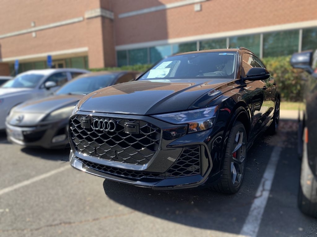Thumbnail: 2026 Audi RS Q8 - 3
