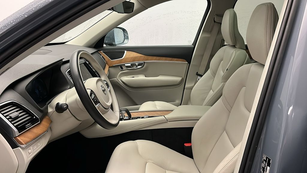 2022 Volvo XC90 T8 Inscription 12
