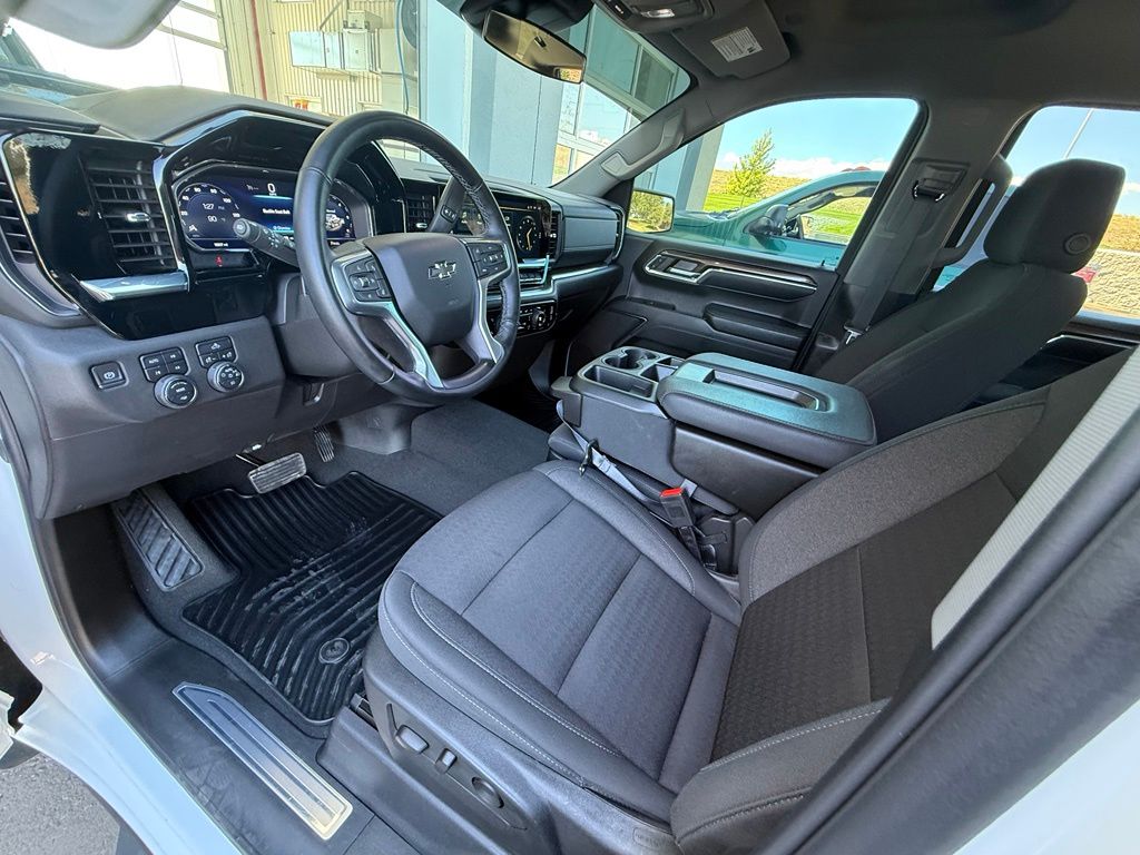 2024 Summit White Chevrolet Silverado 1500 RST 4X4 Truck