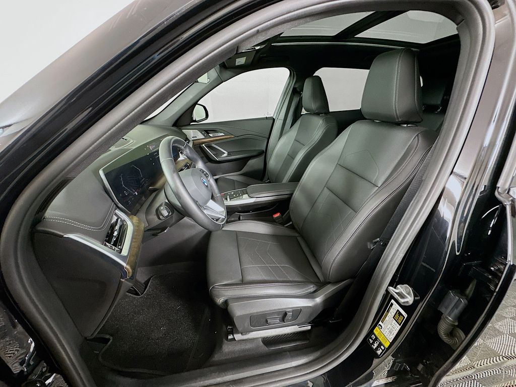 Thumbnail: 2023 BMW X1 - 21